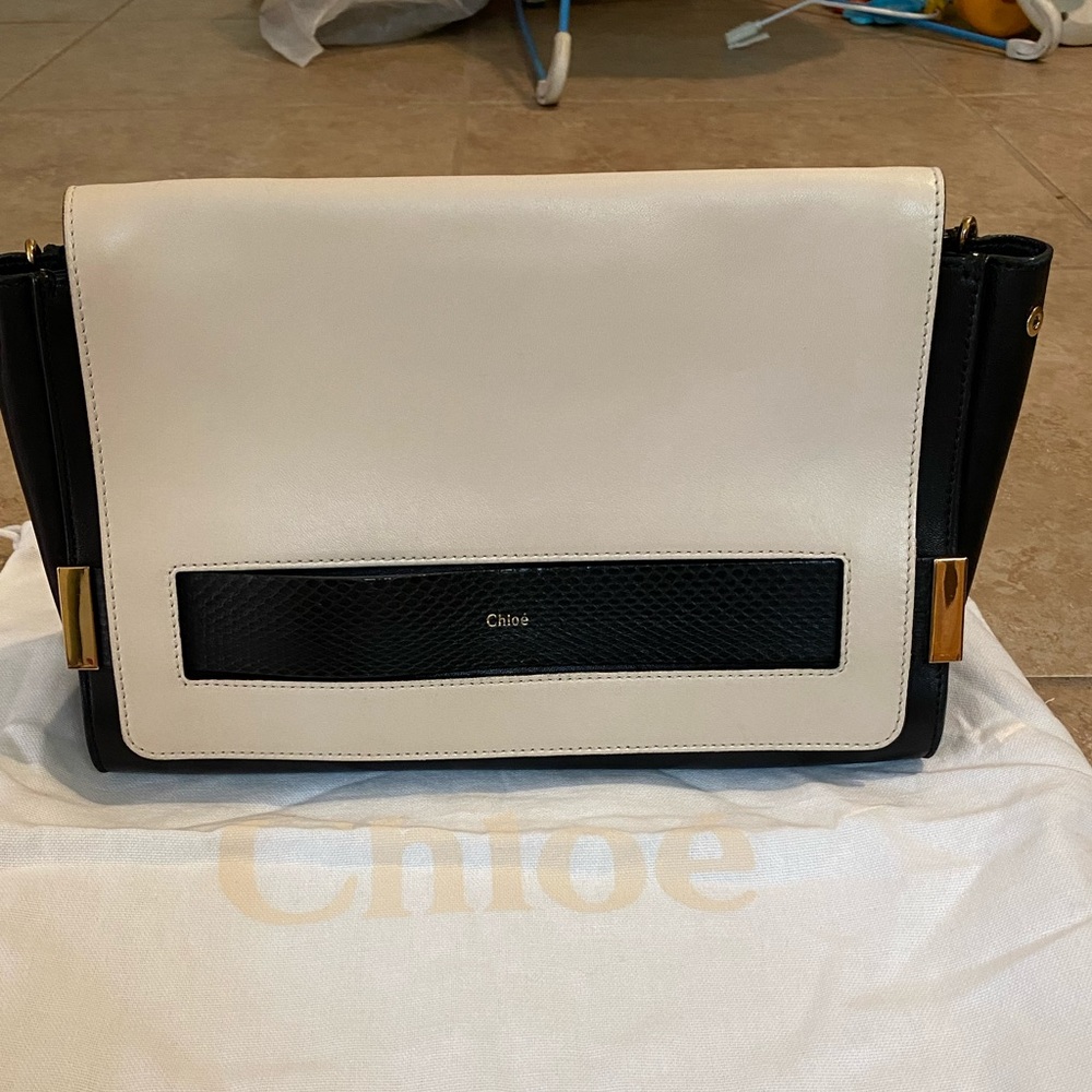 Chloe Elle Black & White Clutch/ Sling Bag